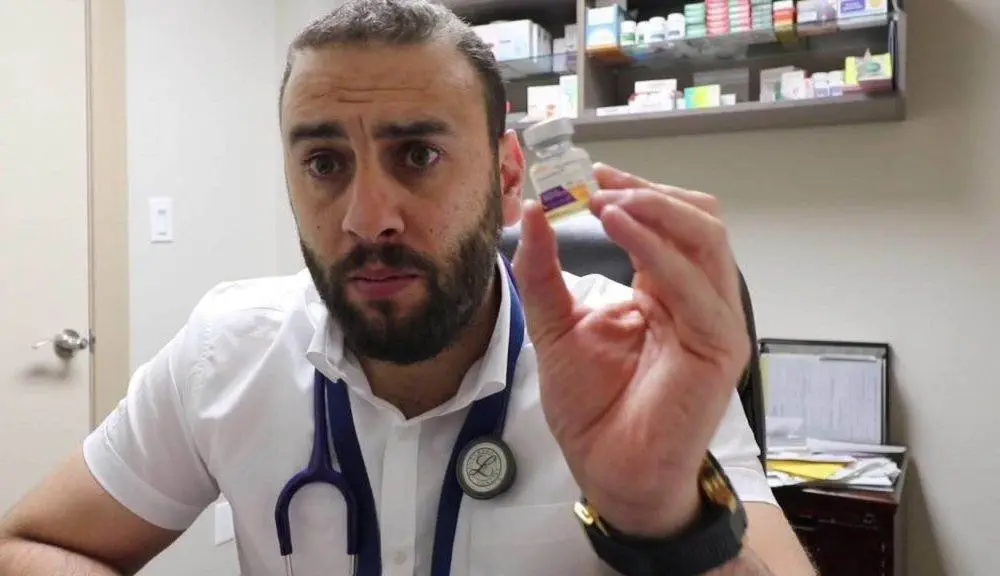 طبيب متخصص يشرح الإستعمالات الطبية للهرمونات و كيف يمكن أن تأثر على الإنسان العادي